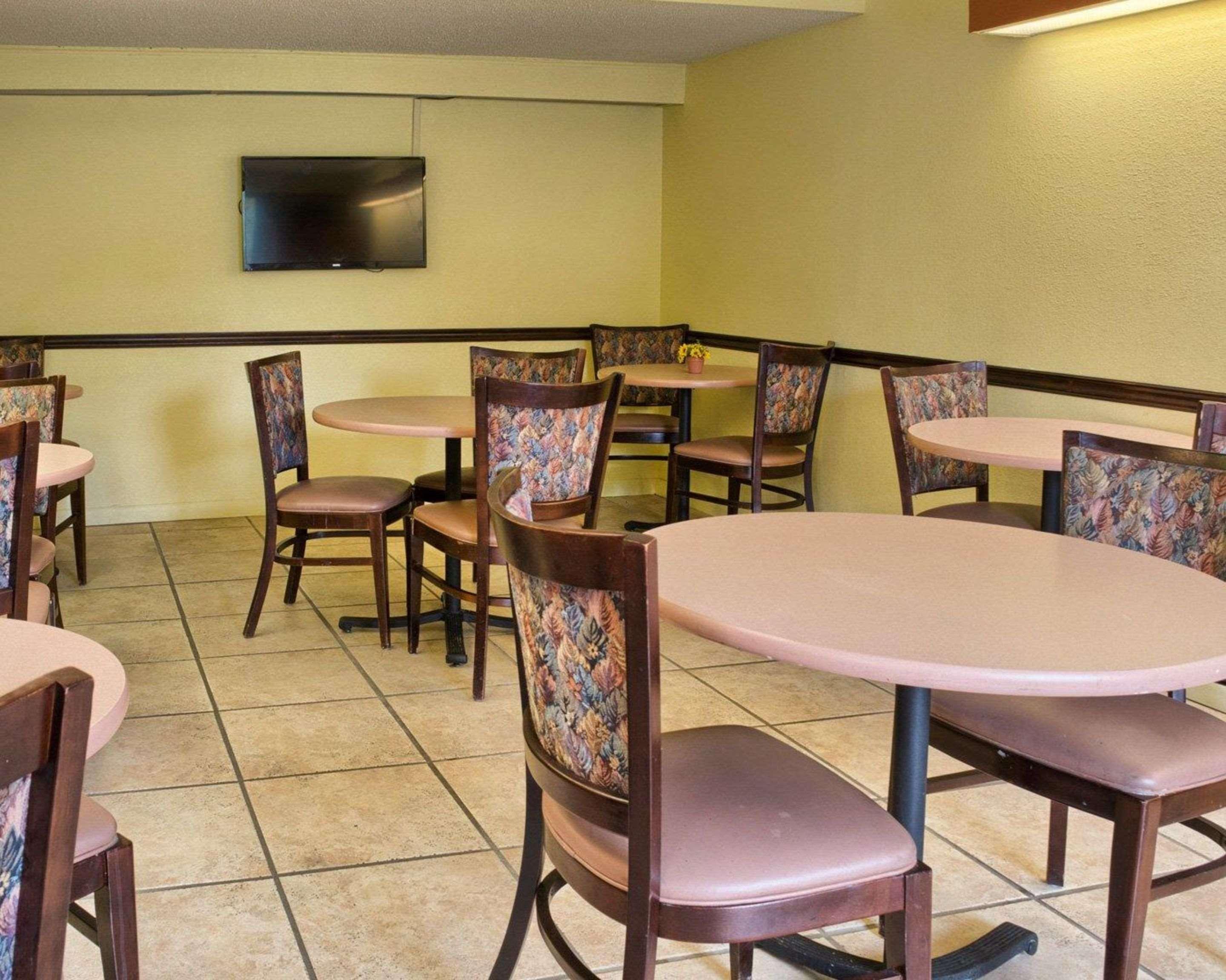 Hotel Rodeway Richmond 2*