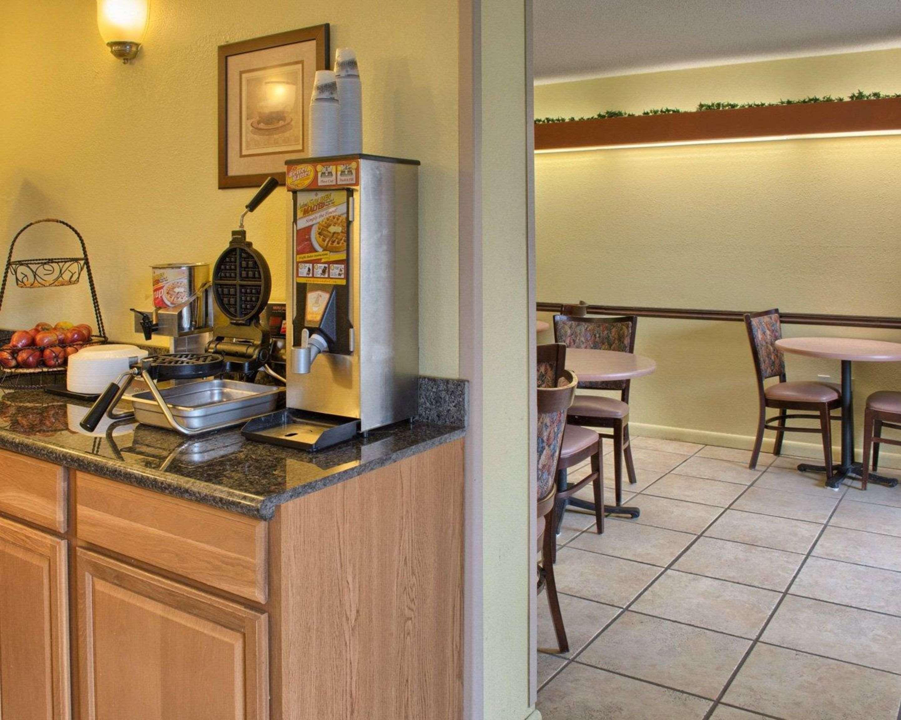 Hotel Rodeway Richmond Henrico