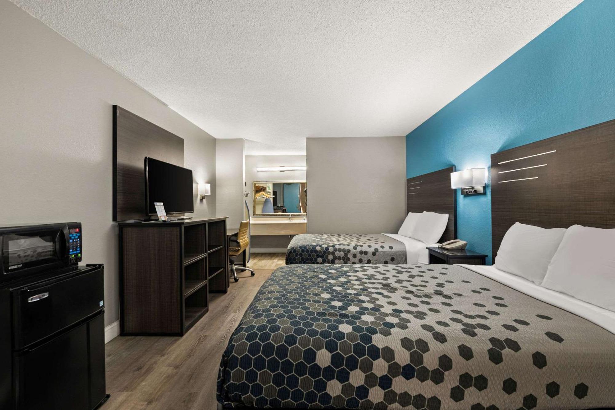Rodeway Richmond 2*