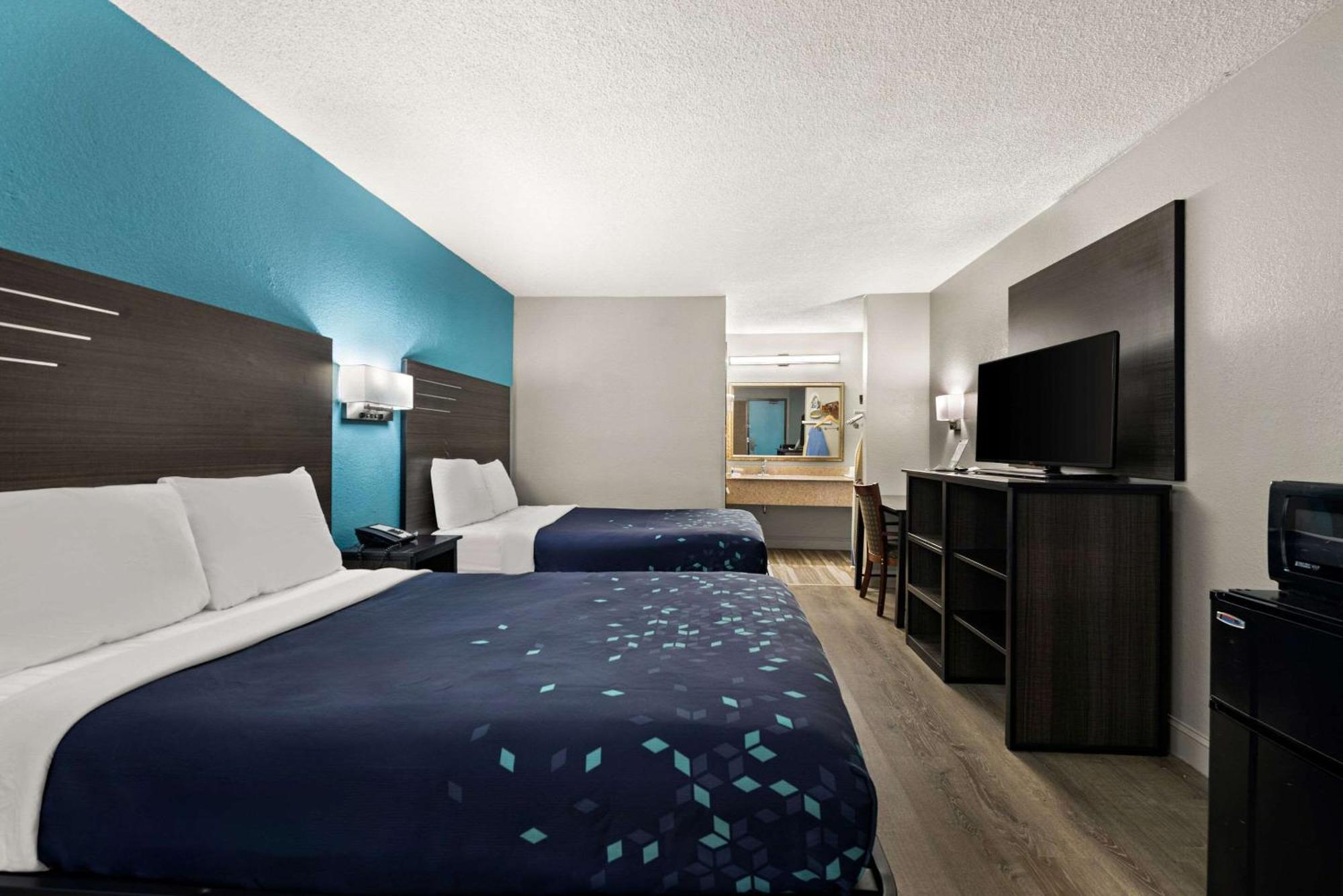 Rodeway Richmond Hotel